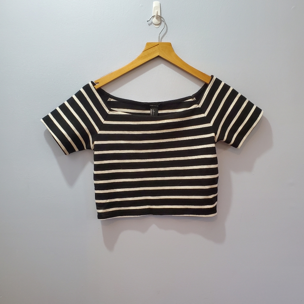 Forever 21 Black and White Striped Crop Top